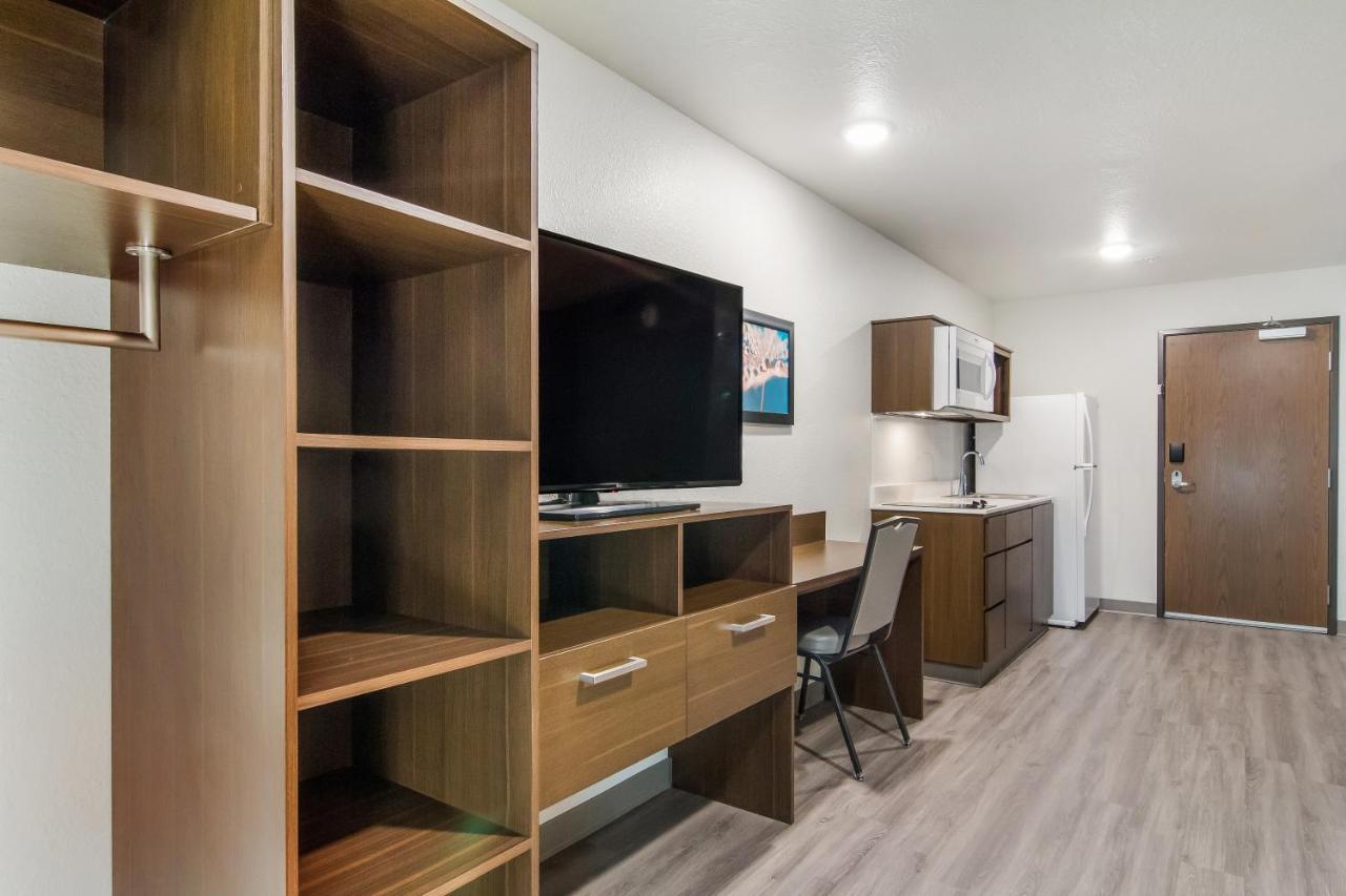 Woodspring Suites Dearborn Detroit ภายนอก รูปภาพ