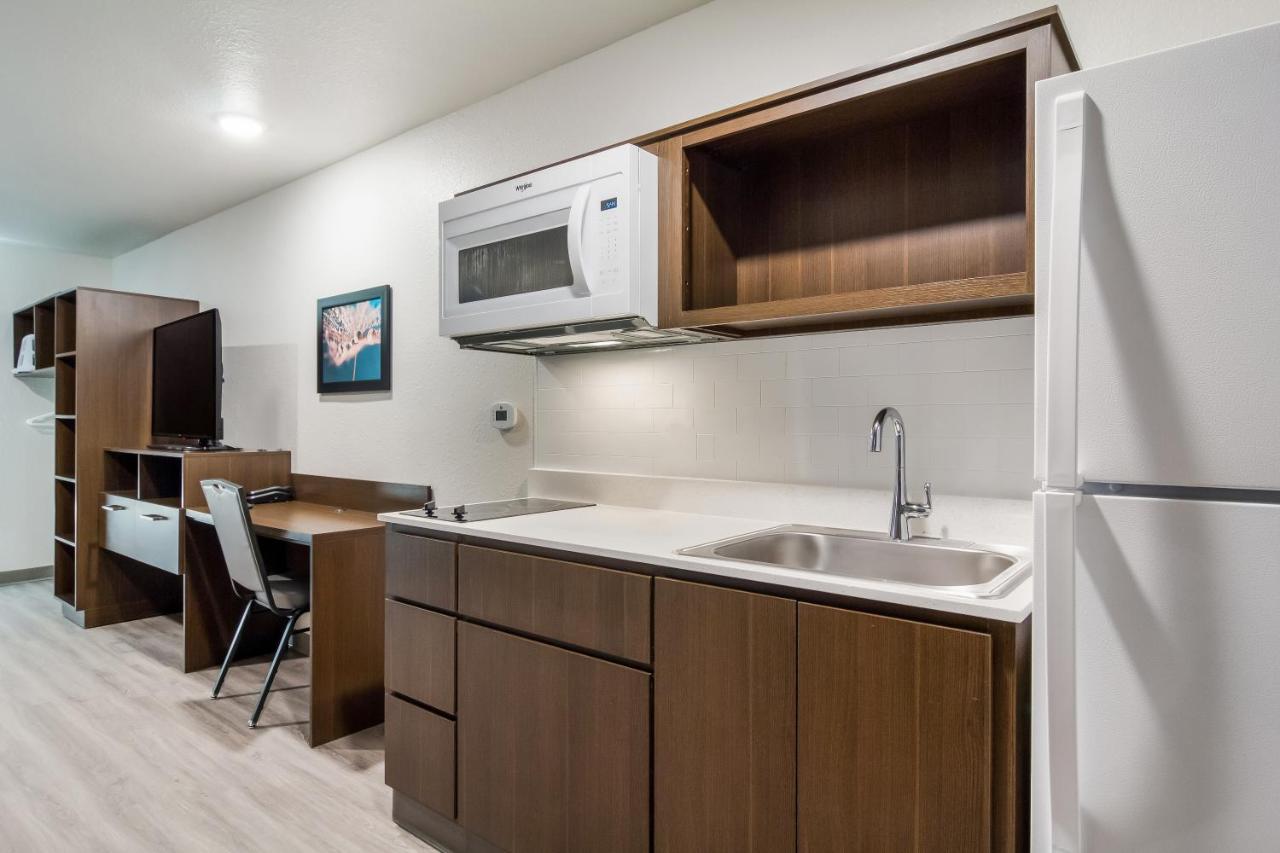 Woodspring Suites Dearborn Detroit ภายนอก รูปภาพ