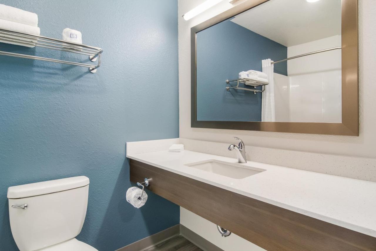 Woodspring Suites Dearborn Detroit ภายนอก รูปภาพ