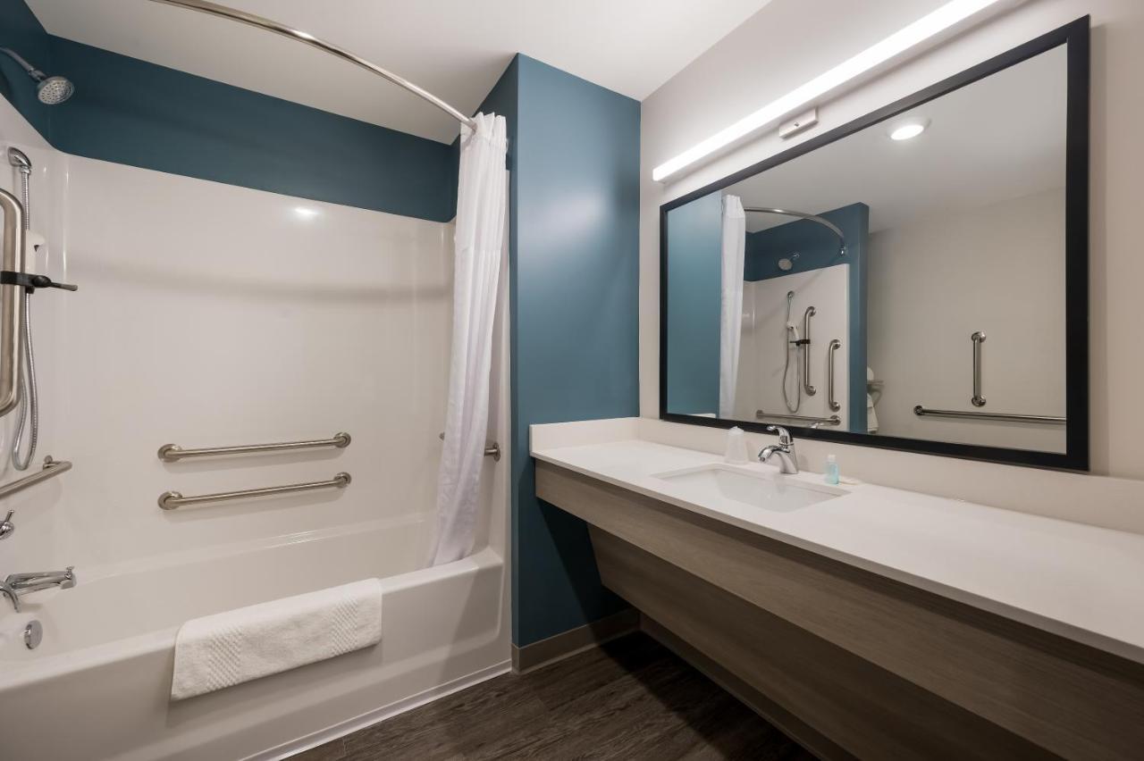 Woodspring Suites Dearborn Detroit ภายนอก รูปภาพ