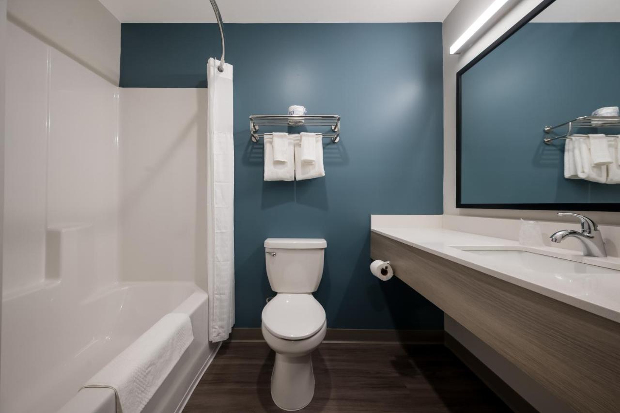 Woodspring Suites Dearborn Detroit ภายนอก รูปภาพ