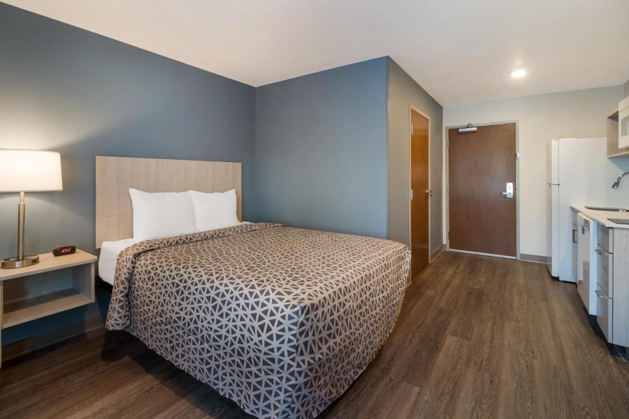 Woodspring Suites Dearborn Detroit ภายนอก รูปภาพ