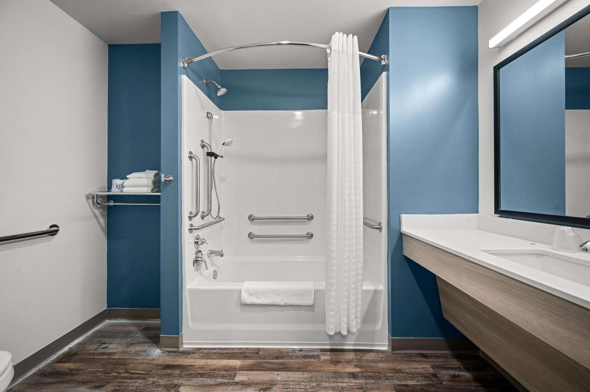 Woodspring Suites Dearborn Detroit ภายนอก รูปภาพ