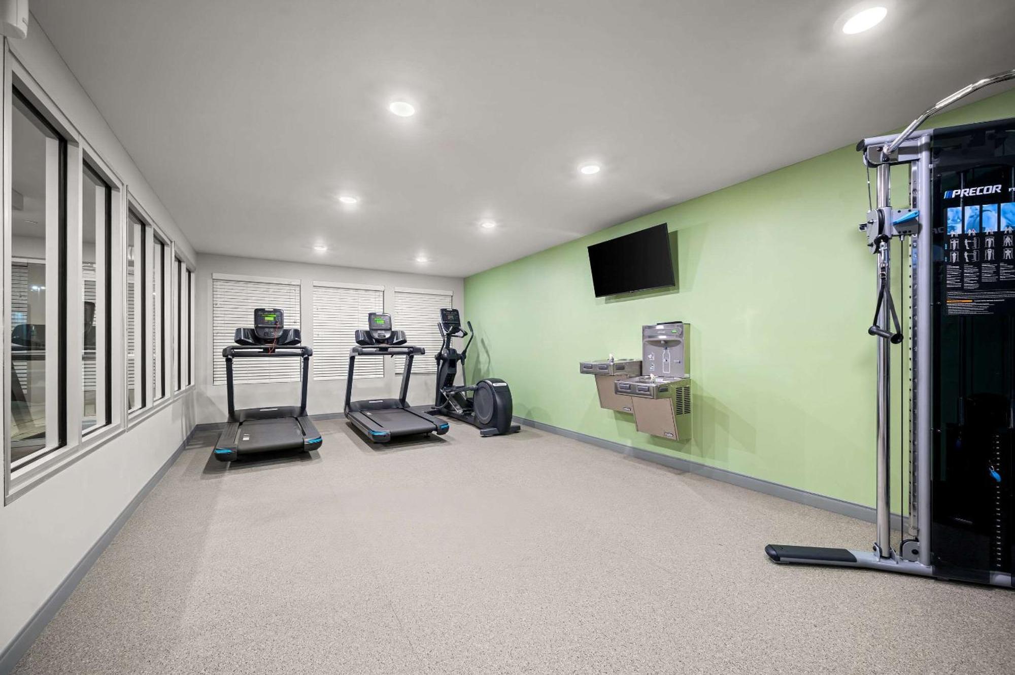 Woodspring Suites Dearborn Detroit ภายนอก รูปภาพ