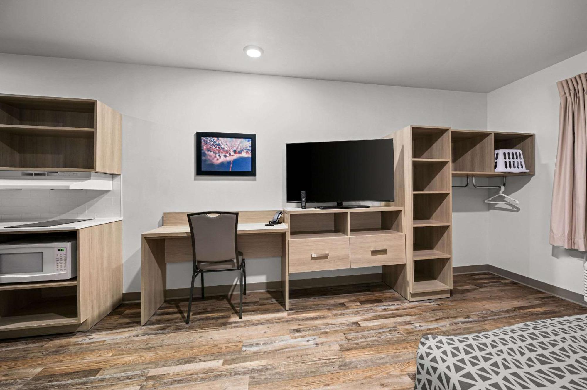 Woodspring Suites Dearborn Detroit ภายนอก รูปภาพ