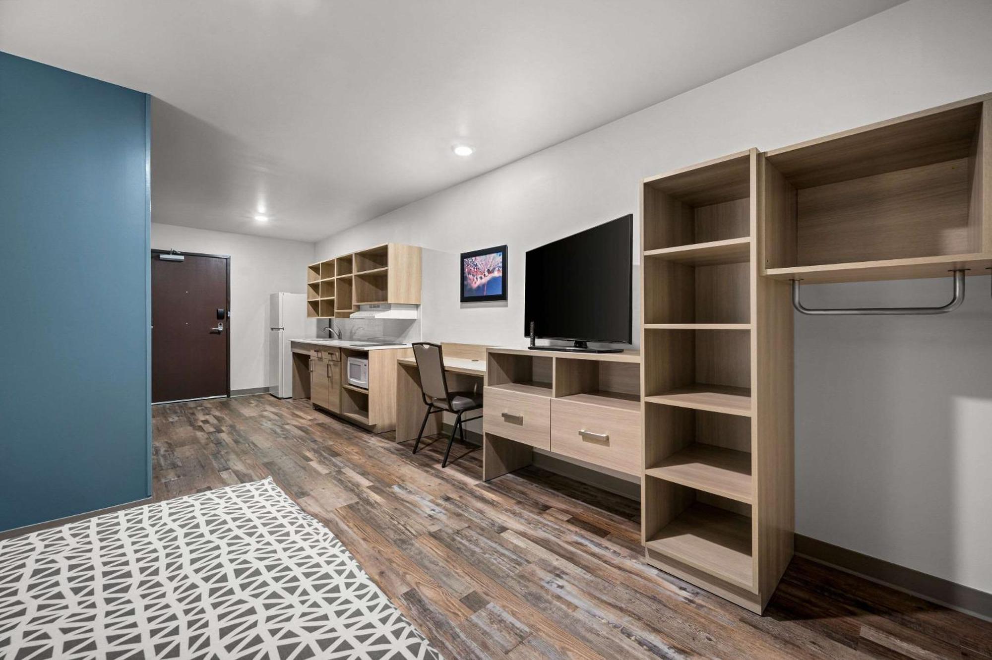 Woodspring Suites Dearborn Detroit ภายนอก รูปภาพ