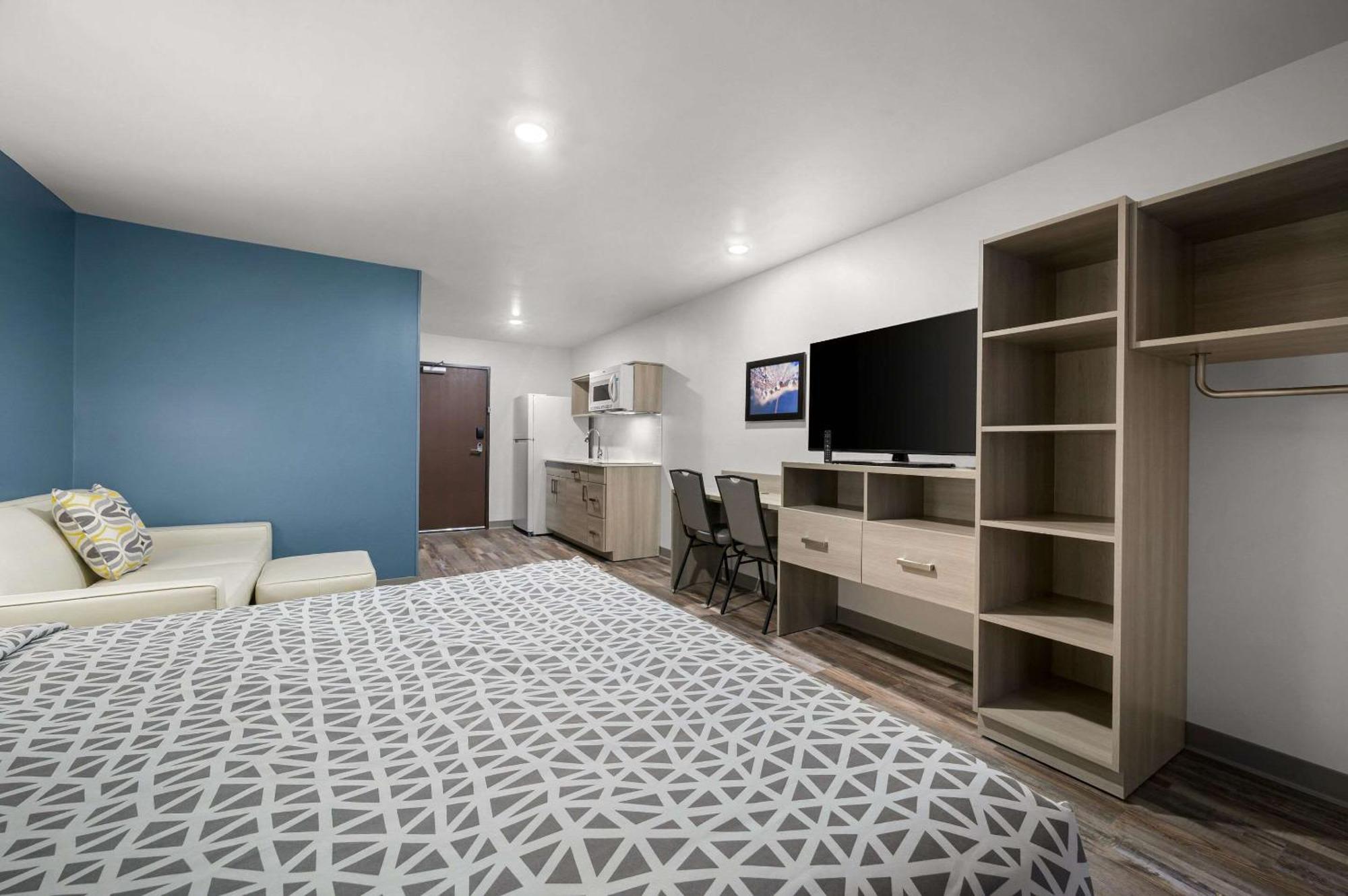 Woodspring Suites Dearborn Detroit ภายนอก รูปภาพ