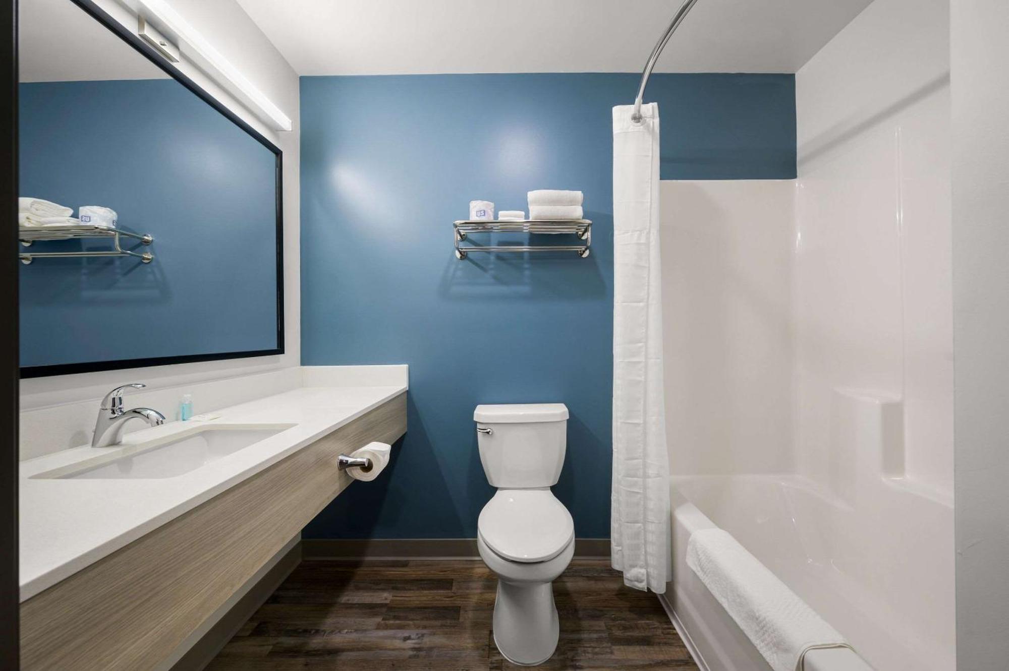 Woodspring Suites Dearborn Detroit ภายนอก รูปภาพ