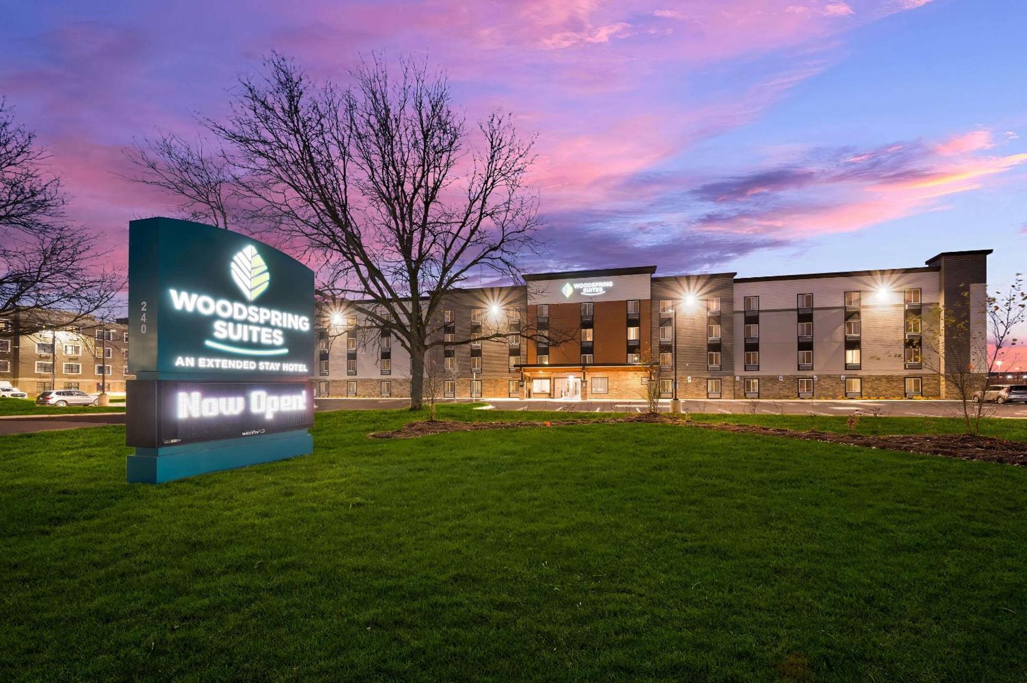 Woodspring Suites Dearborn Detroit ภายนอก รูปภาพ